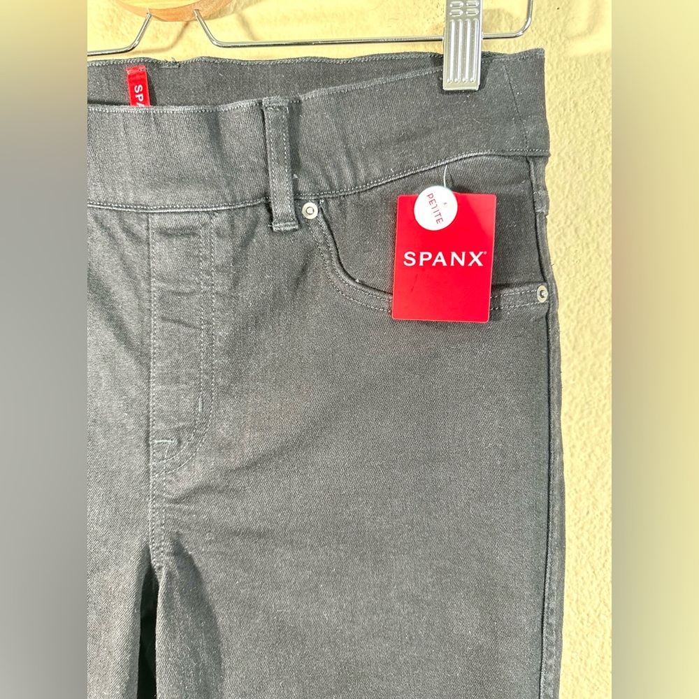 NWT Spanx Woman’s Black Skinny Jeans, petite - Picture 4 of 11